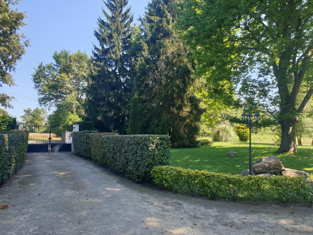 La Grange De Mombel Villa Losse Екстериор снимка